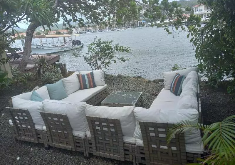 هتل Harmony Marina Suites