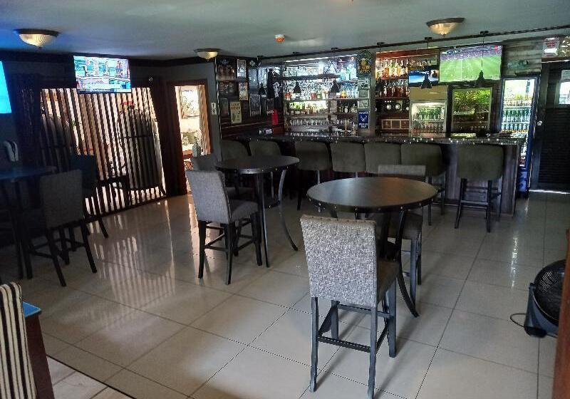 هتل Harmony Marina Suites