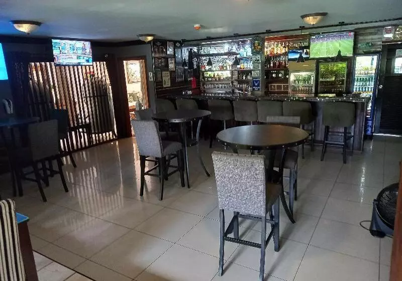 هتل Harmony Marina Suites