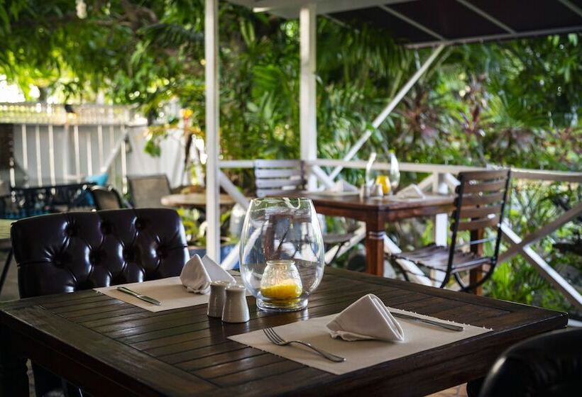 هتل Harmony Marina Suites