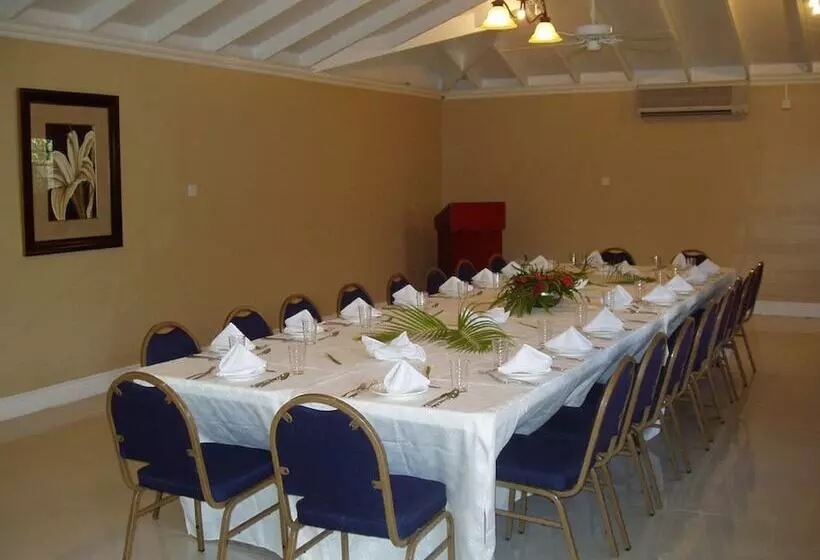 هتل Harmony Marina Suites