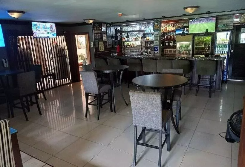 هتل Harmony Marina Suites