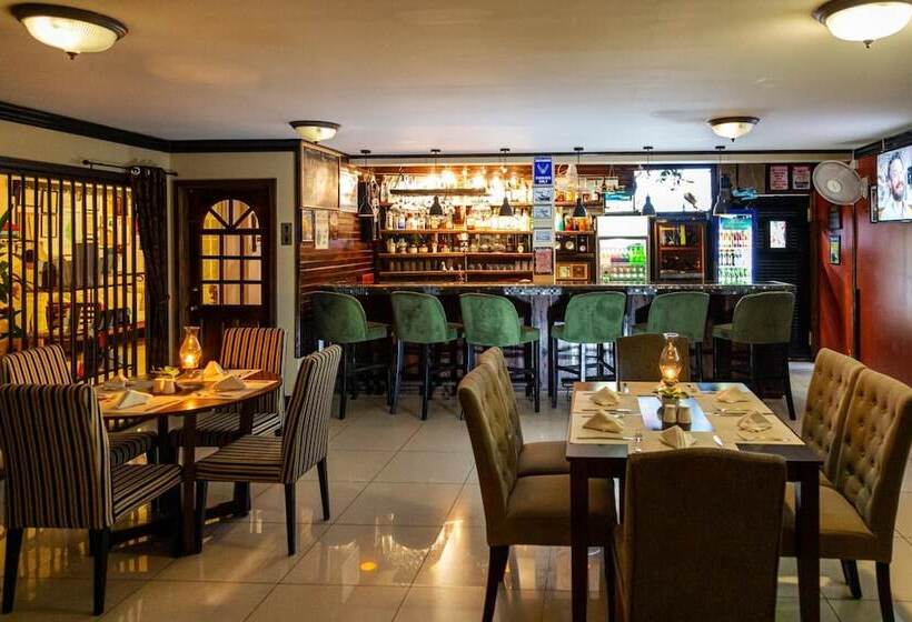 هتل Harmony Marina Suites