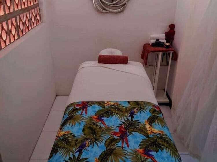 هتل Harmony Marina Suites