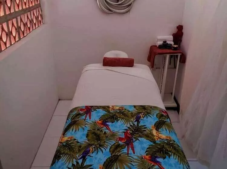 هتل Harmony Marina Suites