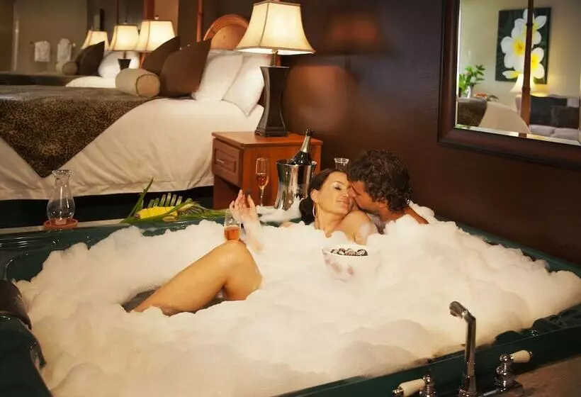 هتل Harmony Marina Suites