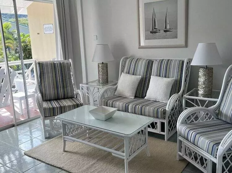 هتل Harmony Marina Suites