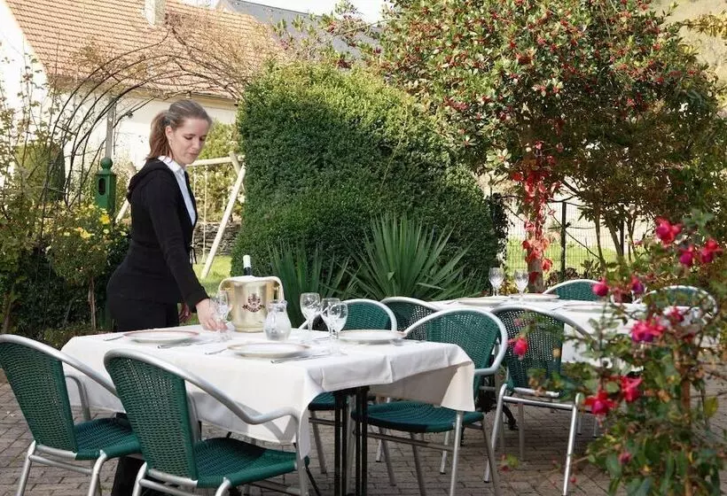 هتل Hôtel   Restaurant  Victor Hugo