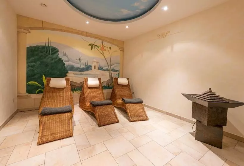 هتل Hôtel   Restaurant  Victor Hugo