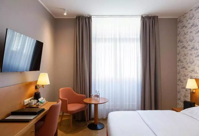 هتل Perrin Former Carlton