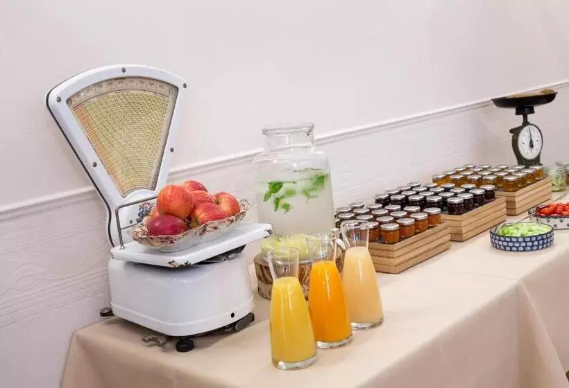 هتل Perrin Former Carlton