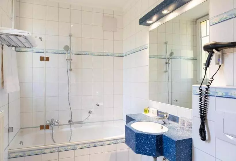 هتل Perrin Former Carlton