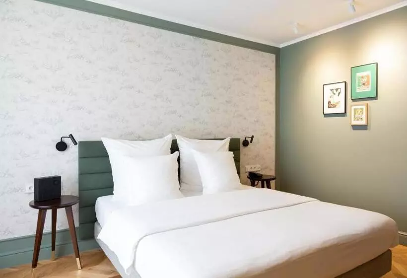 هتل Perrin Former Carlton