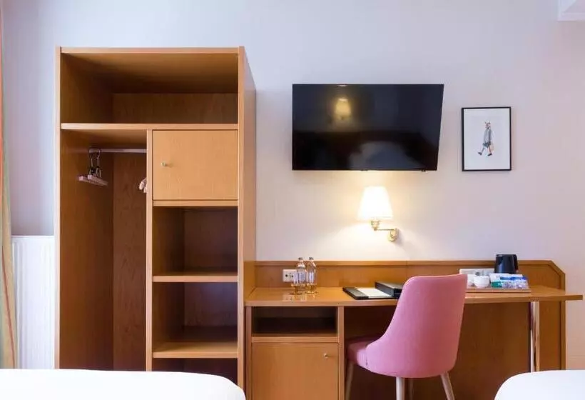 هتل Perrin Former Carlton