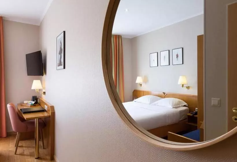 هتل Perrin Former Carlton