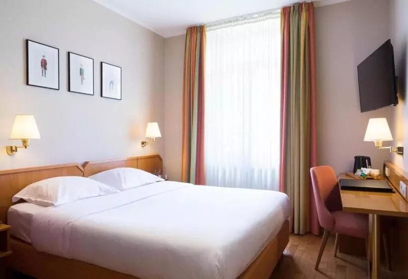 هتل Perrin Former Carlton