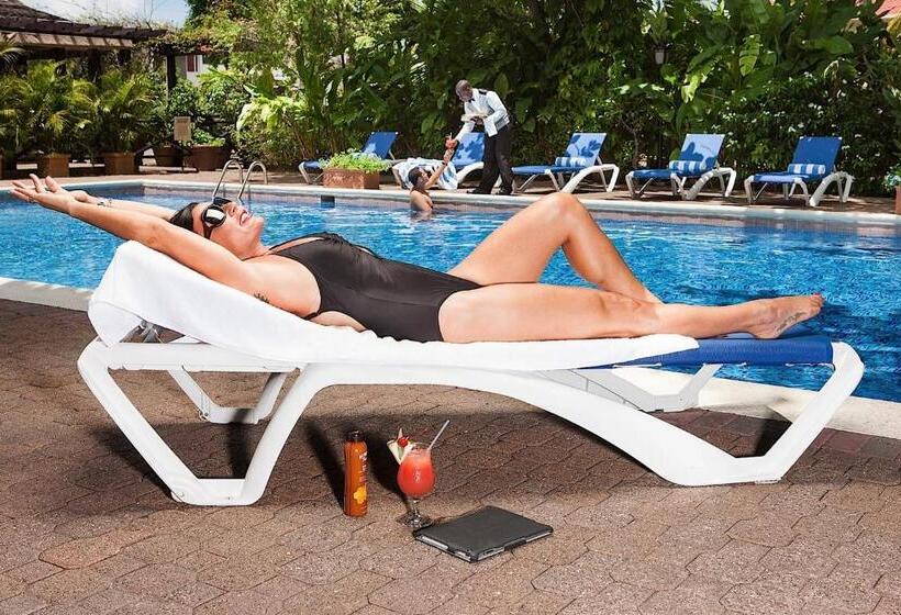 هتل Terra Nova All Suite