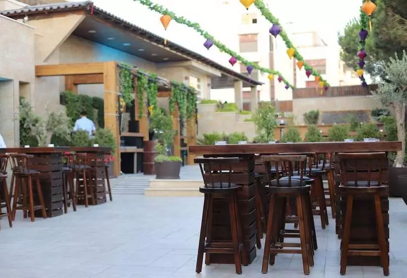 The Sanrock By Le Reve Hotels