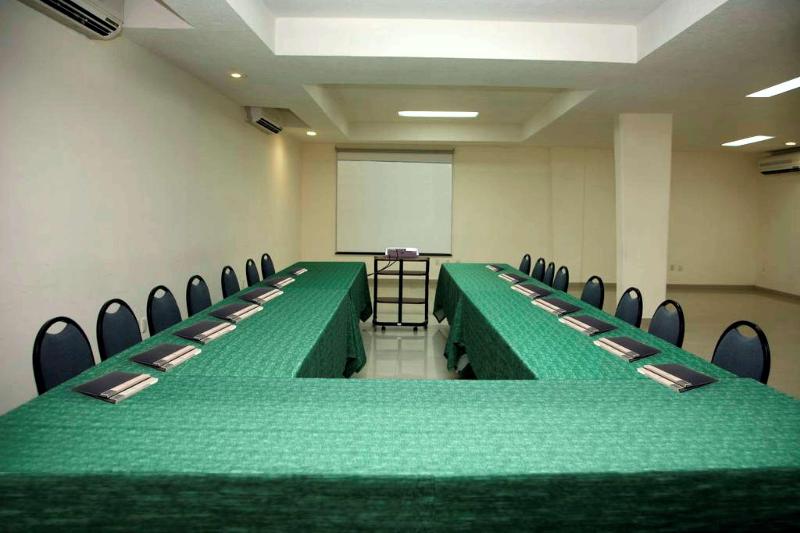 فندق Poza Rica Centro