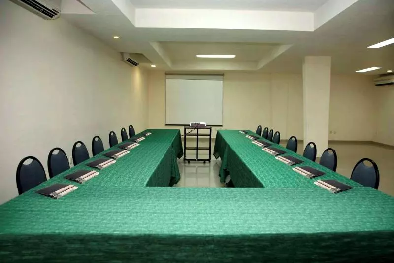 فندق Poza Rica Centro