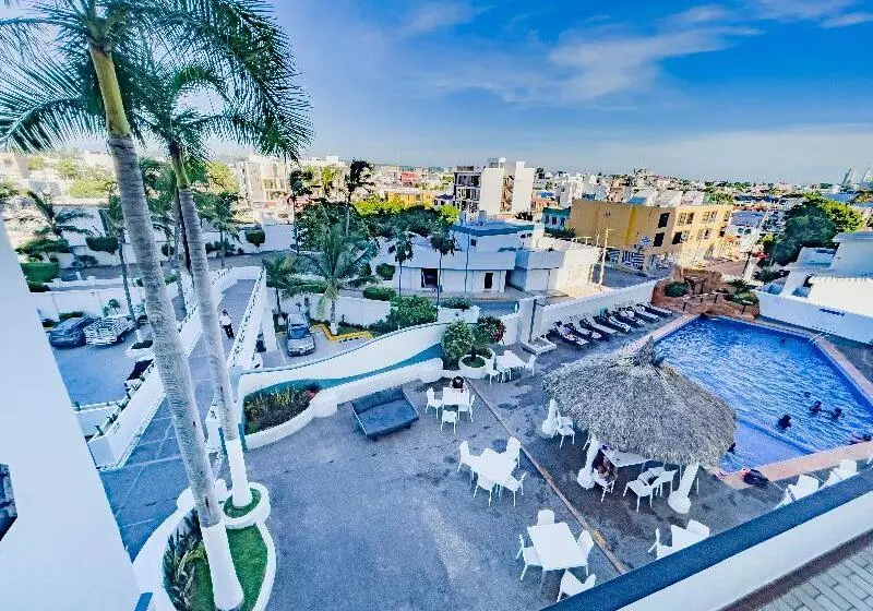 فندق Hacienda Mazatlan Sea View