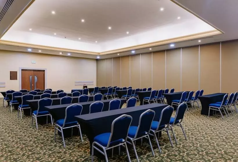 هتل Holiday Inn Merida, An Ihg