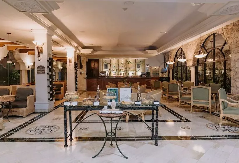 هتل Holiday Inn Merida, An Ihg