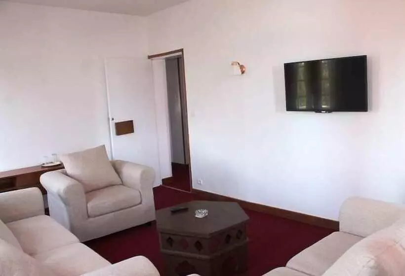 هتل Hôtel Des Thermes Antsirabe