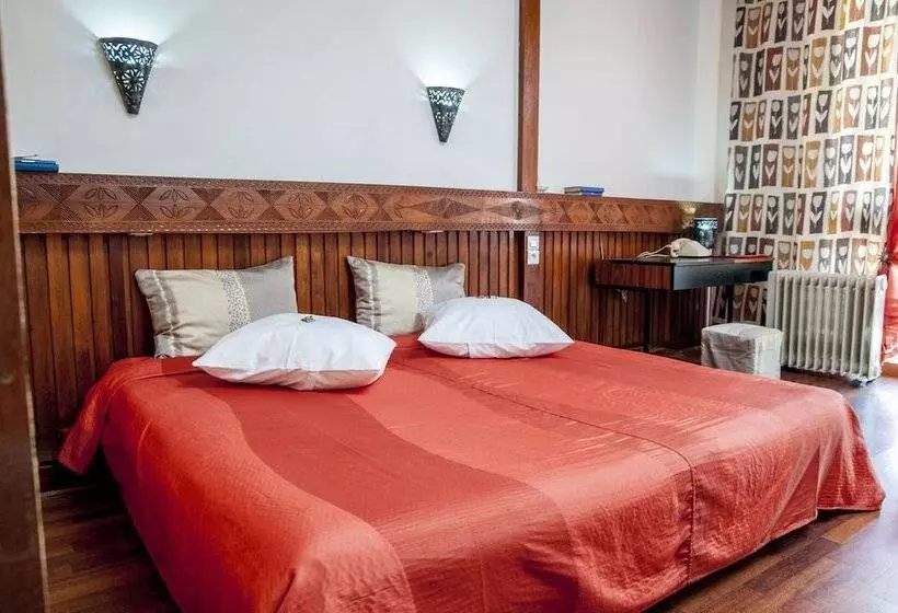 هتل Hôtel Des Thermes Antsirabe