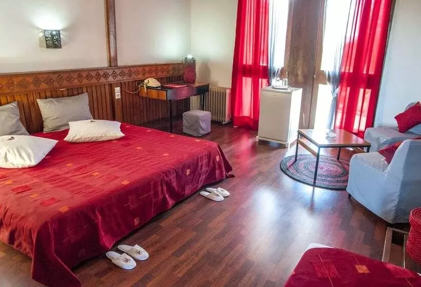 هتل Hôtel Des Thermes Antsirabe