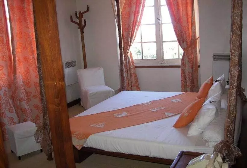 هتل Hôtel Des Thermes Antsirabe