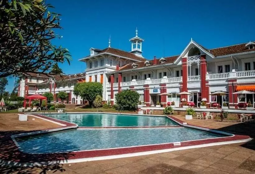 هتل Hôtel Des Thermes Antsirabe