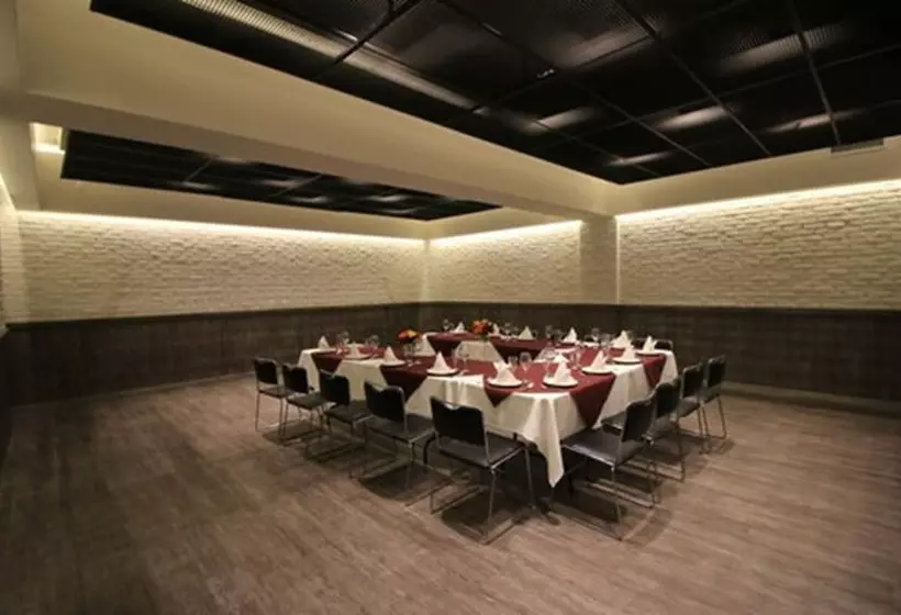 هتل Maria Cristina