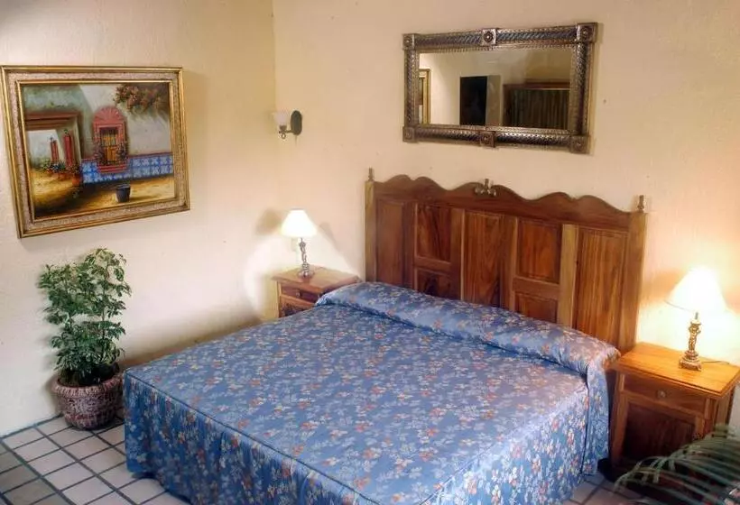 Отель Mercurio   Caters To Gay Men