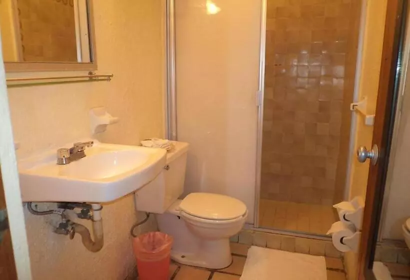 Отель Mercurio   Caters To Gay Men