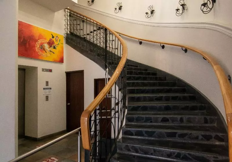 فندق Poza Rica Centro