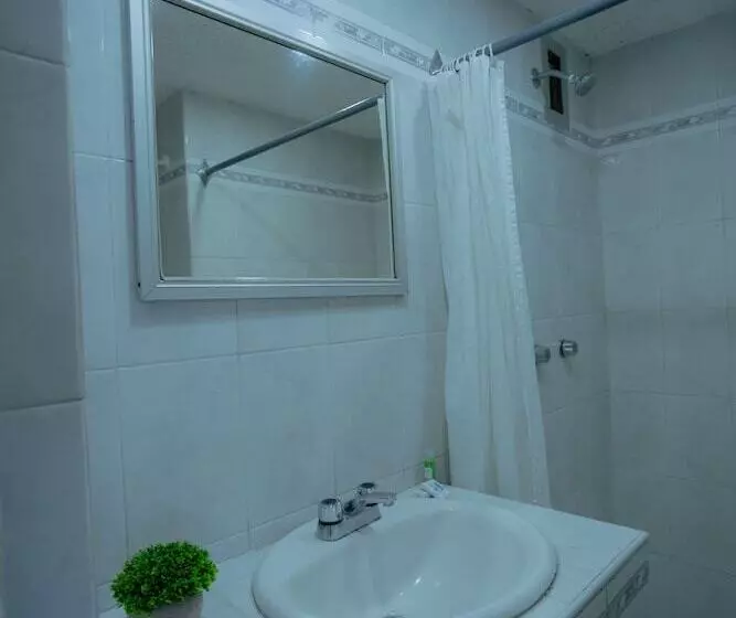 مُتل Zacatecas Courts