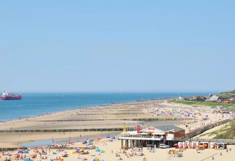 Beach Hotel I Kloeg Collection