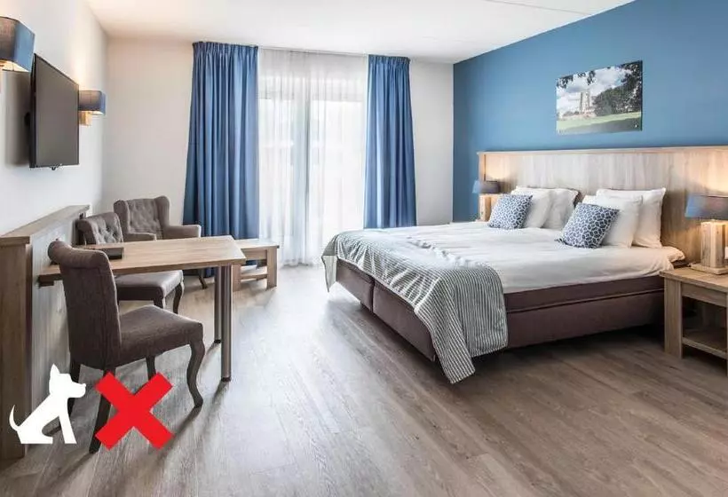 Beach Hotel I Kloeg Collection