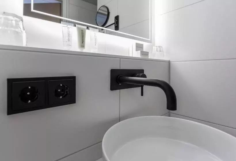 Beach Hotel I Kloeg Collection