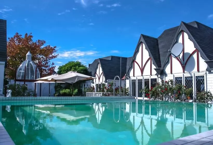 호텔 Camelot Motor Lodge