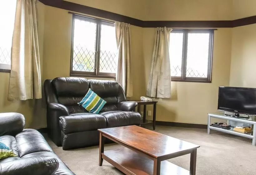 호텔 Camelot Motor Lodge