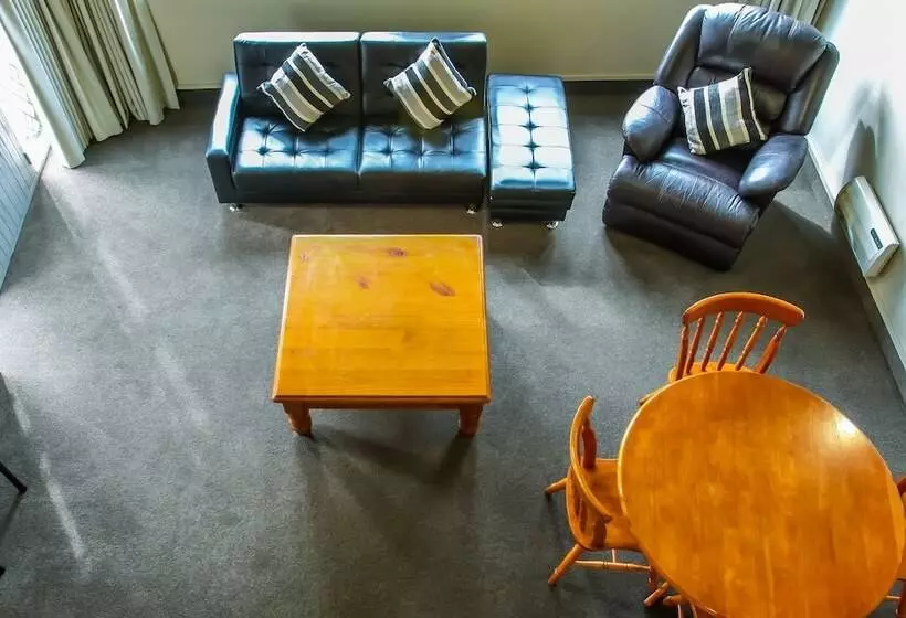 호텔 Camelot Motor Lodge