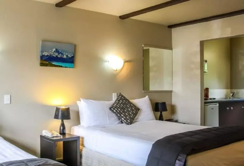 호텔 Camelot Motor Lodge