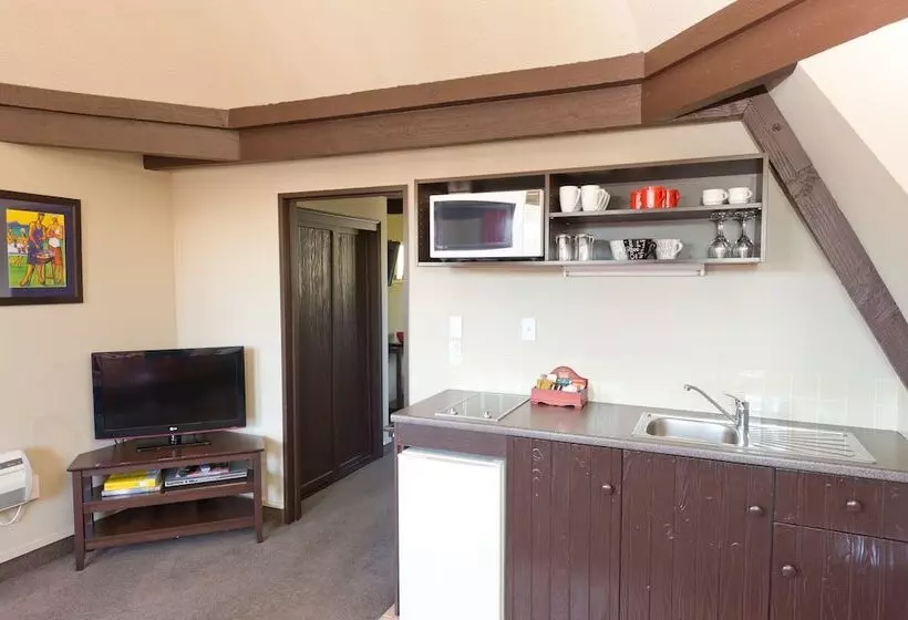 호텔 Camelot Motor Lodge