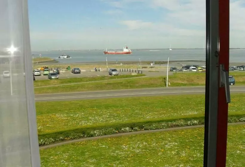 Отель De Blaauwe Leeuw