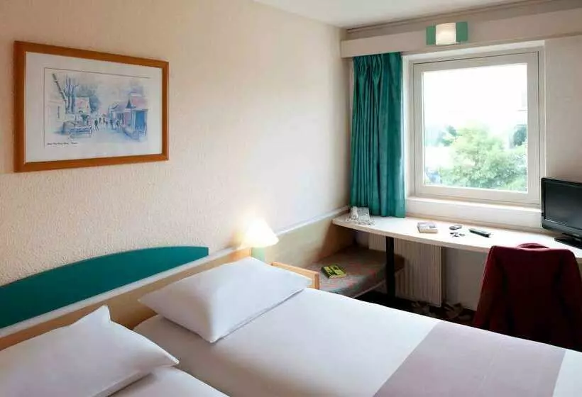 Отель Ibis Leiderdorp