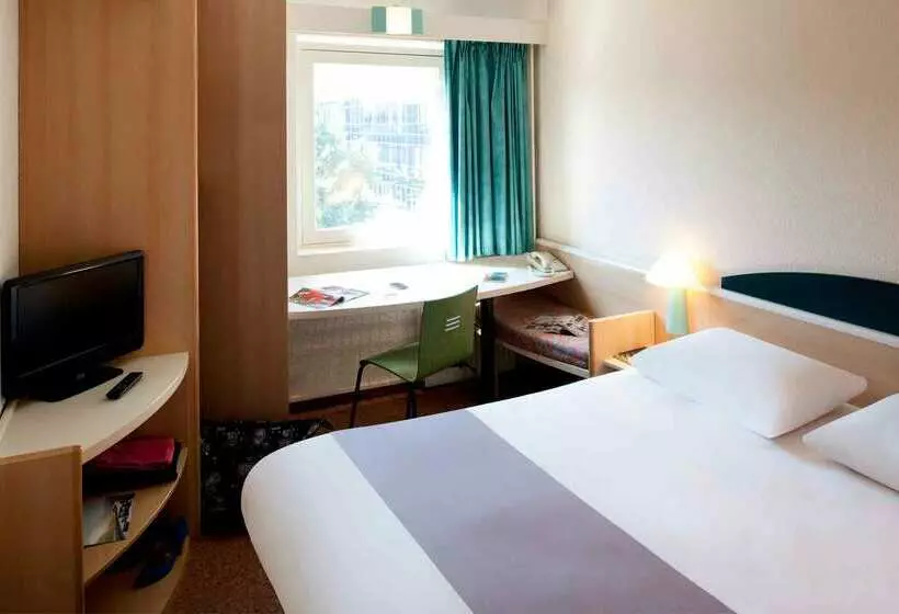 Отель Ibis Leiderdorp