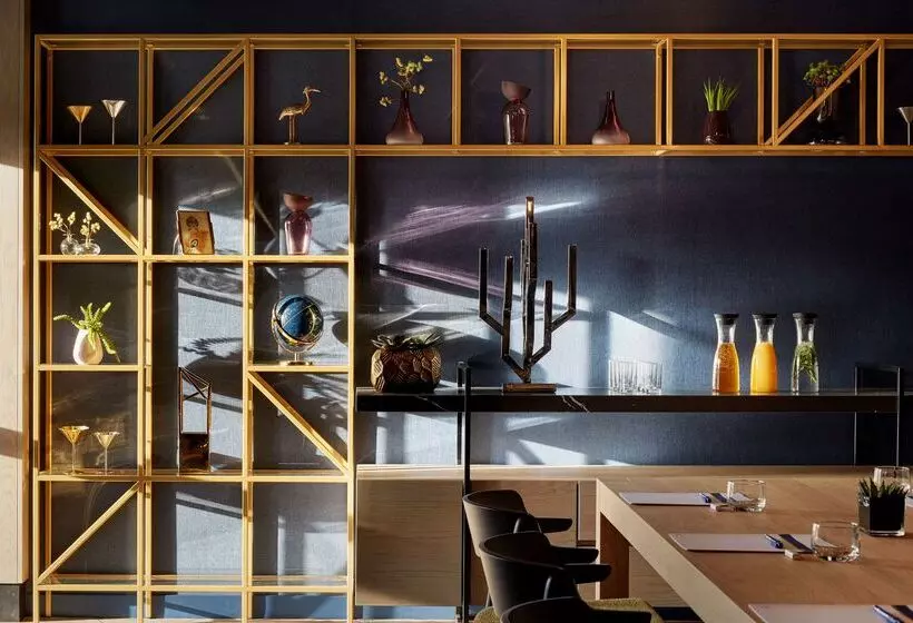 Отель Park Plaza Utrecht