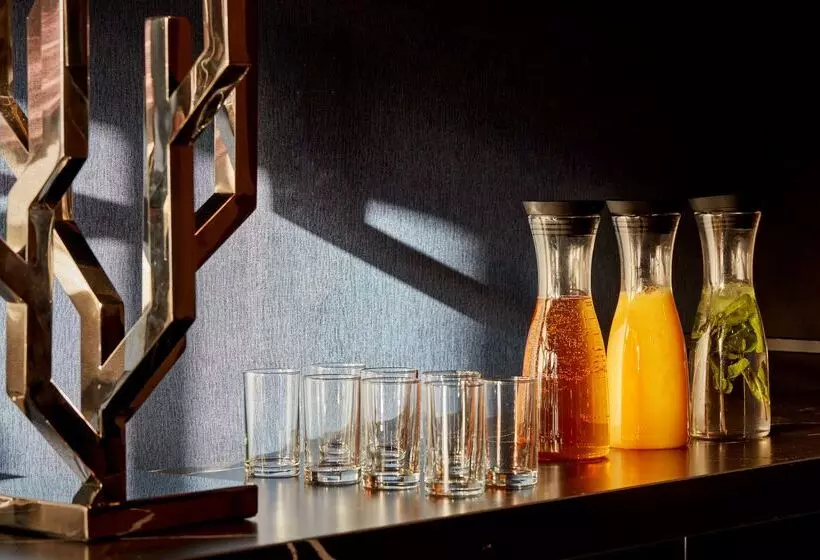 Отель Park Plaza Utrecht